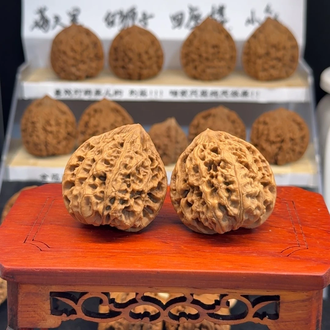 最***人文玩核桃把件原生态异形野牛一对克差1
