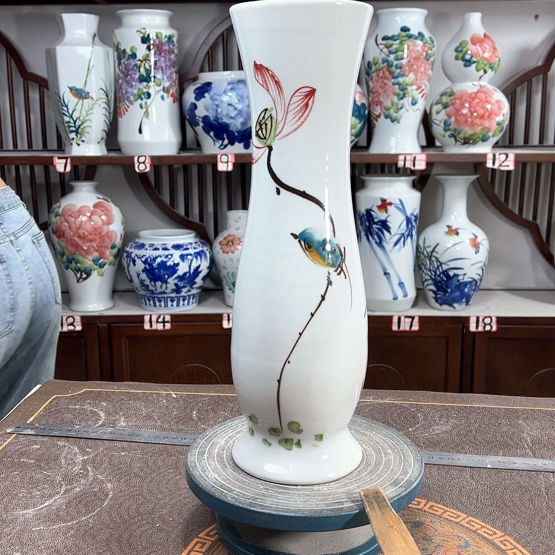 摆件景德镇陶瓷蛮荷鸟