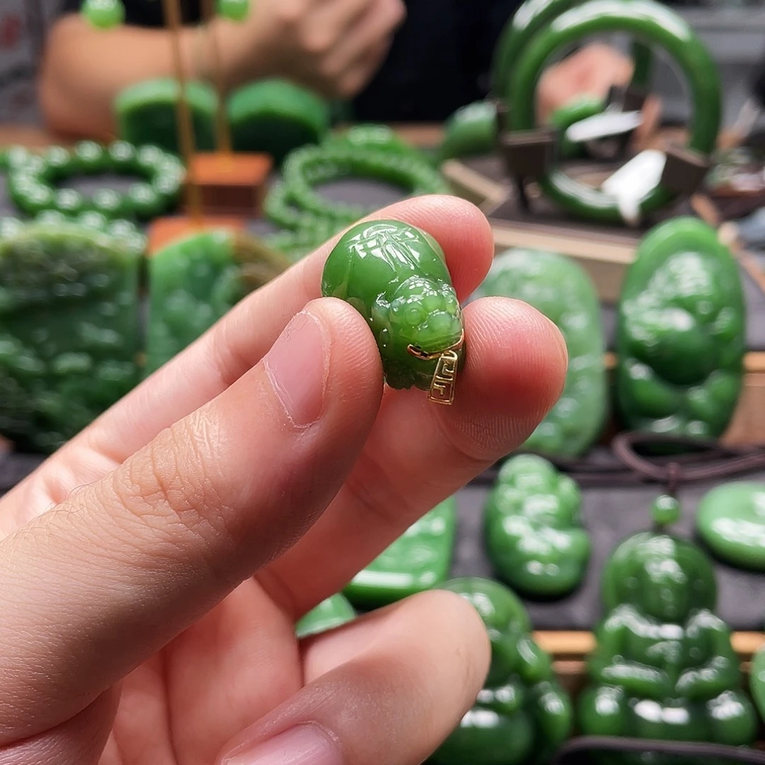 和田玉（碧玉）18K金镶嵌颈饰