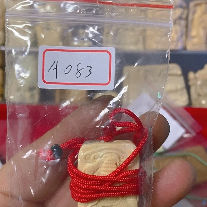 瓜**妹天然猛犸牙雕刻残次品
