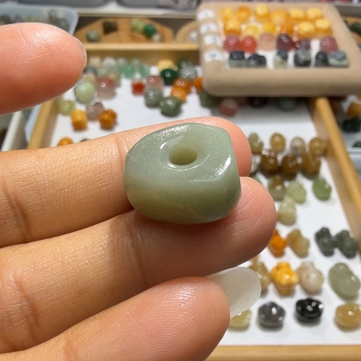 和田玉未镶嵌珠宝奇石