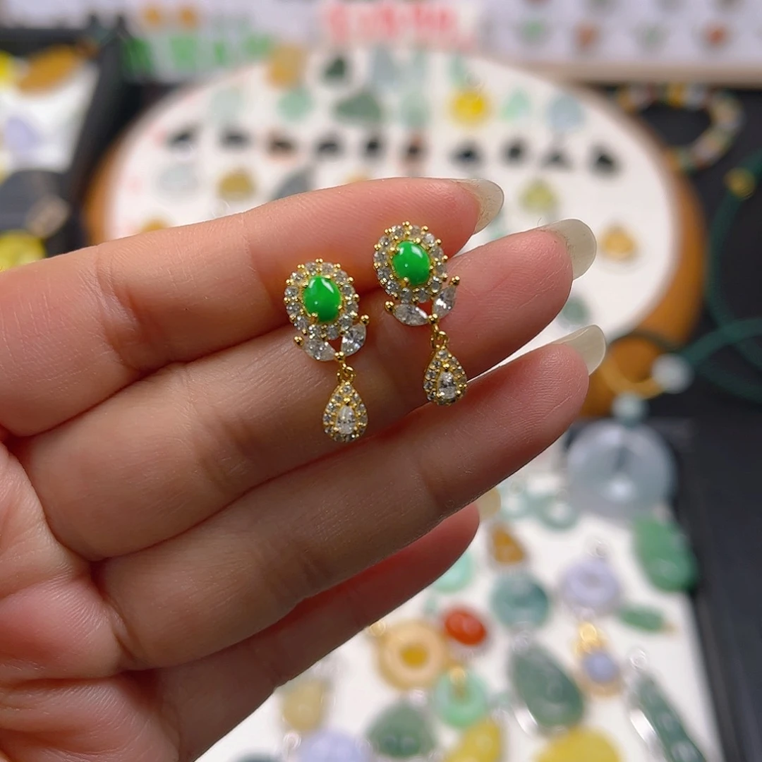 【闪购商品】翡翠颈饰未镶嵌?****眼耳钉