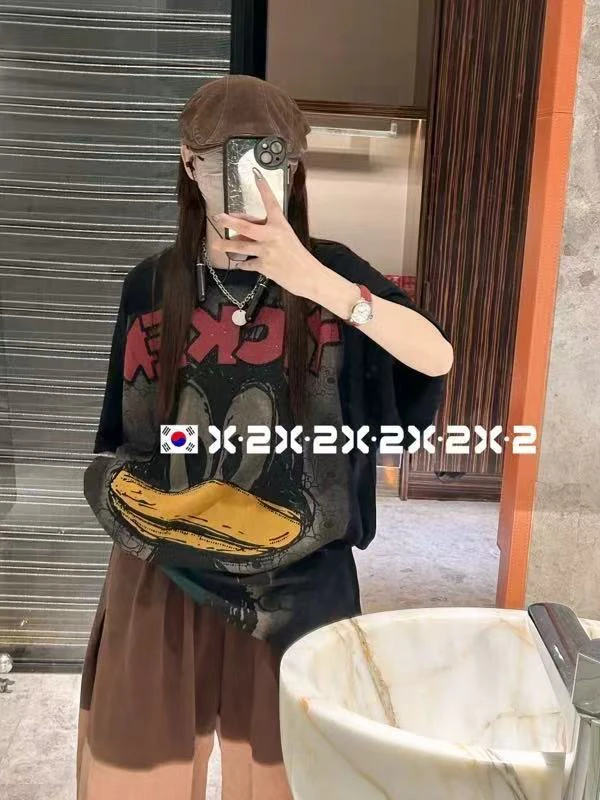 自留爆款烫钻两色唐老鸭宽松体恤