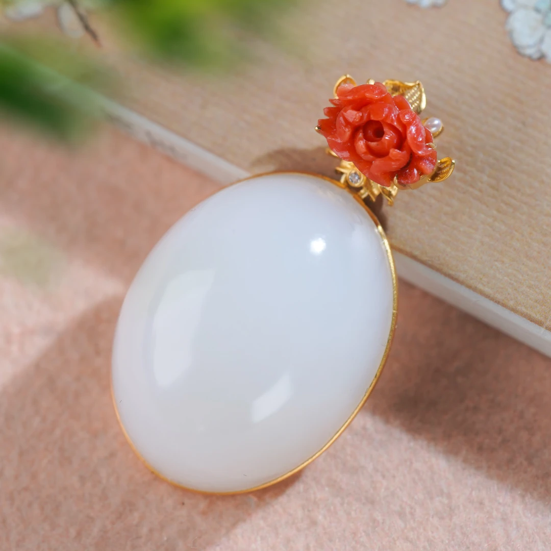 白玉世家和田玉18k金鸽子蛋吊坠白玉吊坠大蛋面经典女款珠宝首饰