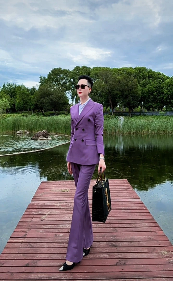 【白衣哥】精纺澳洲香芋紫西服时尚气质款双排扣西装