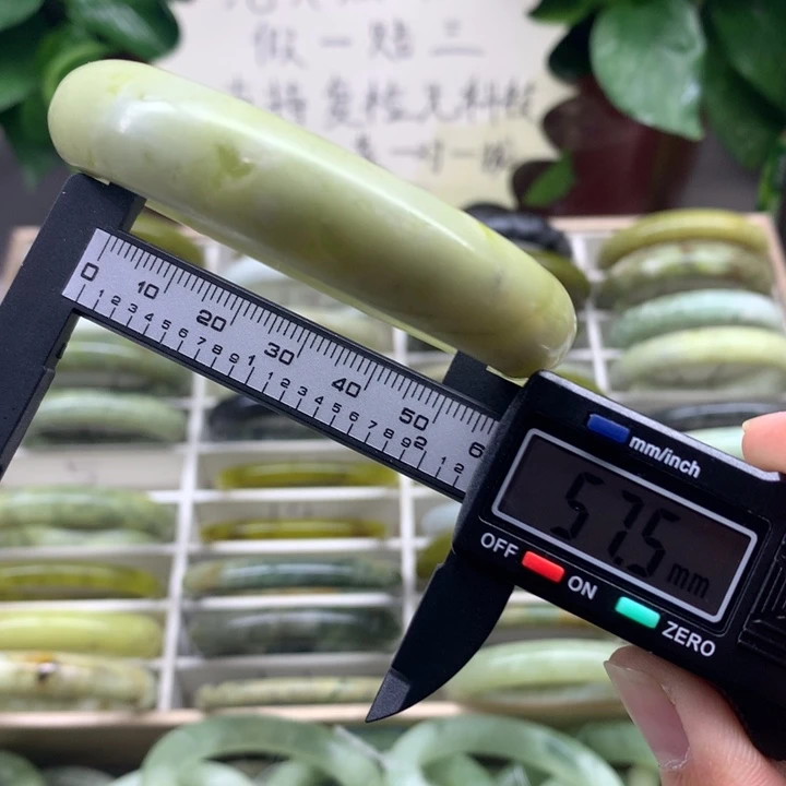 蛇纹石玉未镶嵌手镯5