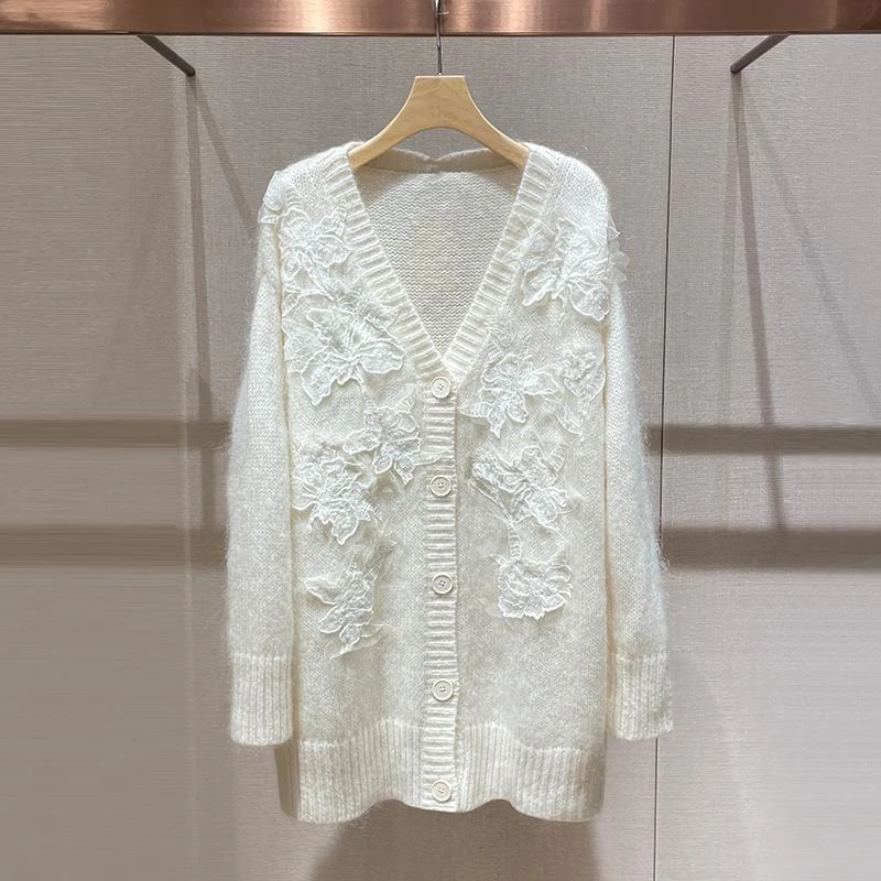 慵懒宽松毛衣外套2024冬季新款V领中长款精致绣花针织开衫上衣女