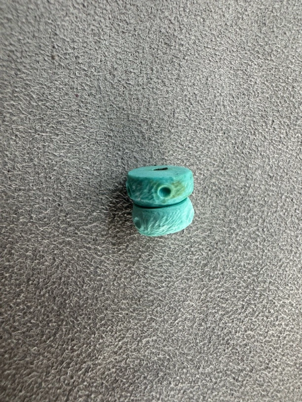 原矿绿松石大肠尺寸8➕克重1.06g有瑕