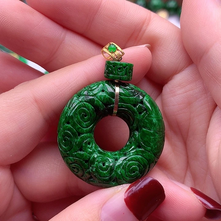 翡翠颈饰18K金镶嵌翡翠