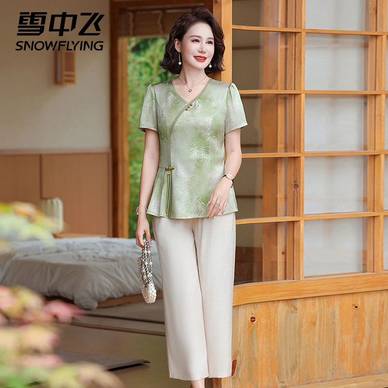 雪中飞妈妈夏装小衫休闲显瘦冰丝短袖上衣裤子套装中老年女夏季H