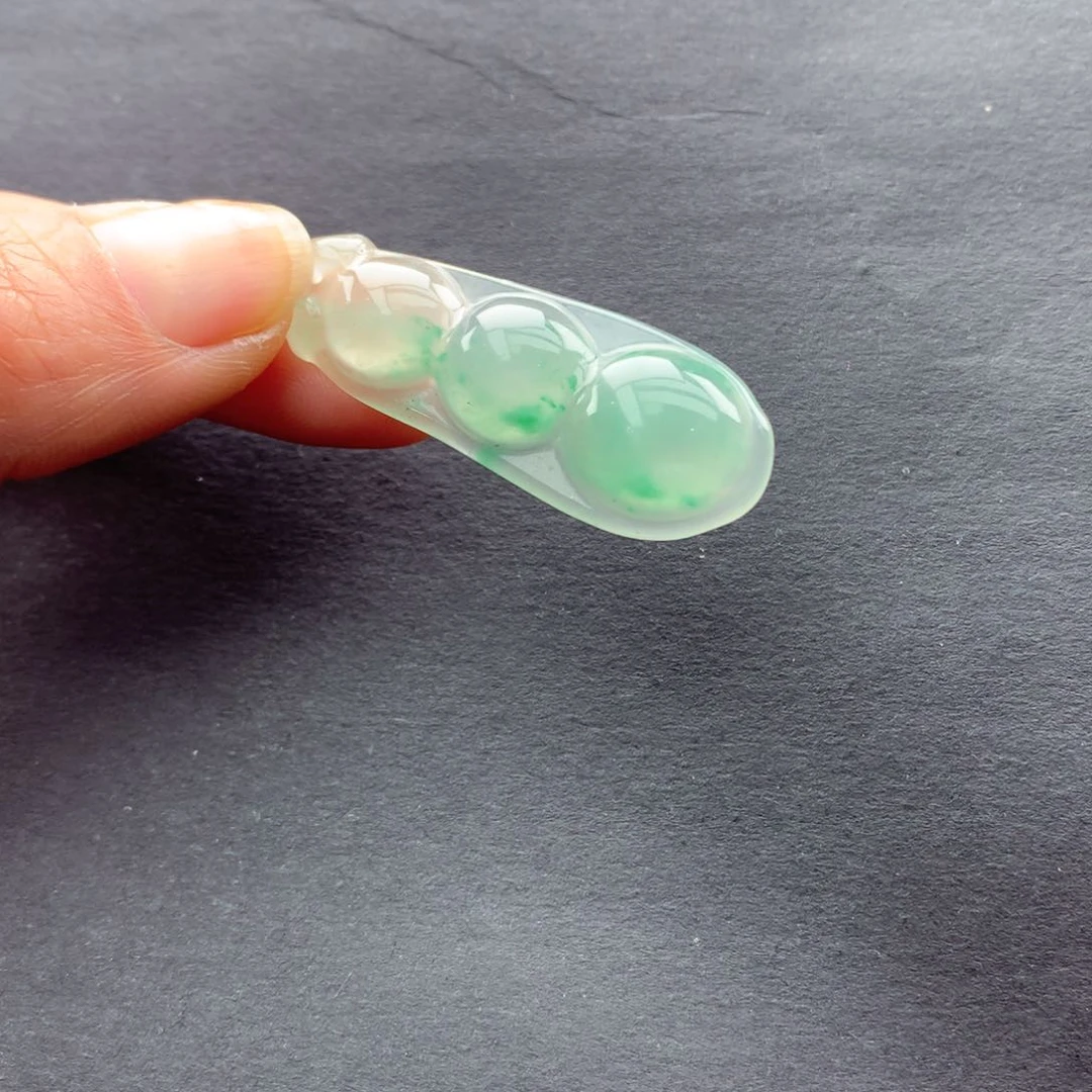 【闪购商品】颈饰未镶嵌石英质玉墩*