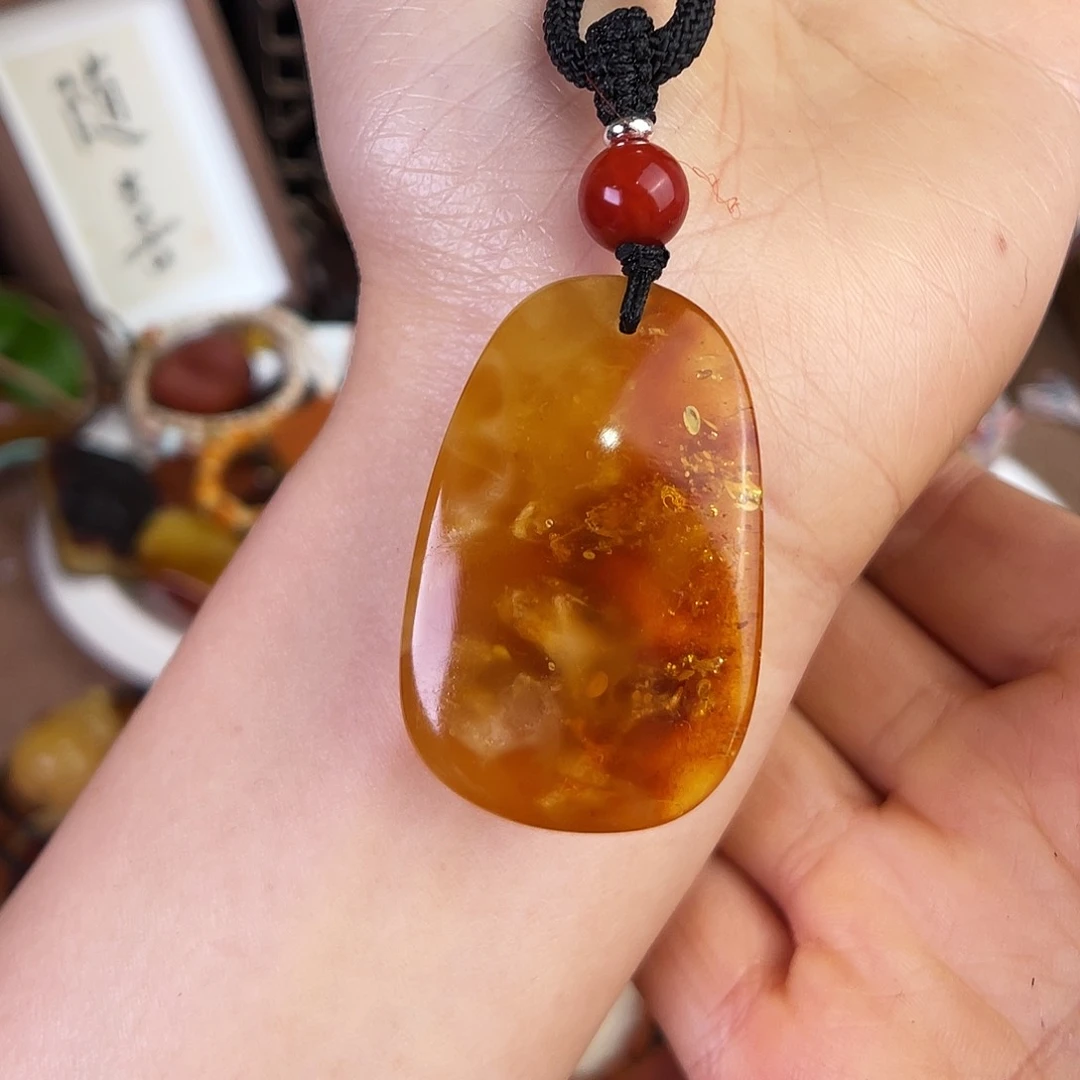 琥珀珠宝奇石未镶嵌人****忧，