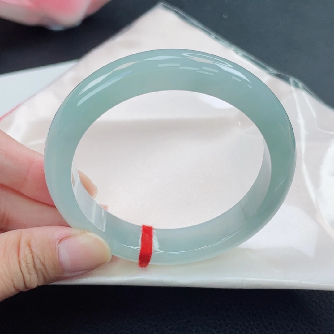 翡翠未镶嵌手镯蓝绿色