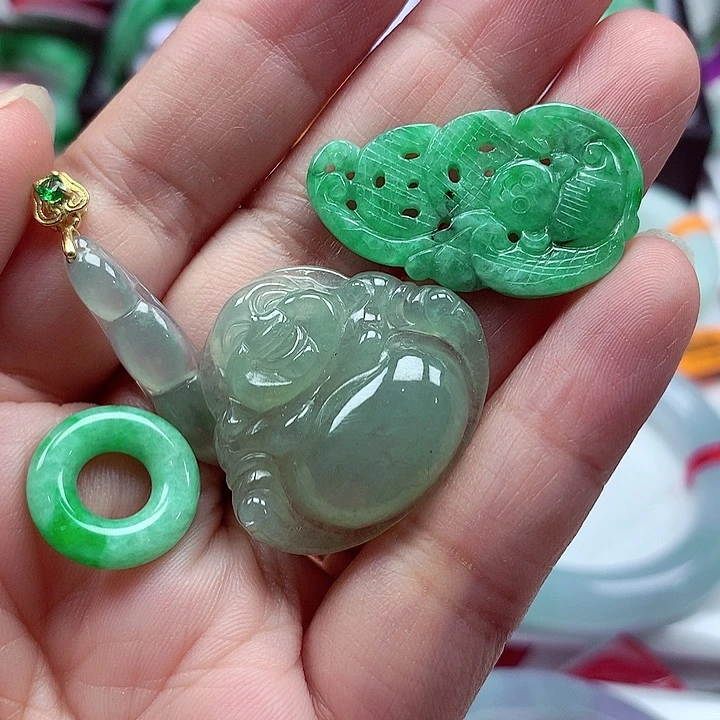 翡翠未镶嵌颈饰翡翠