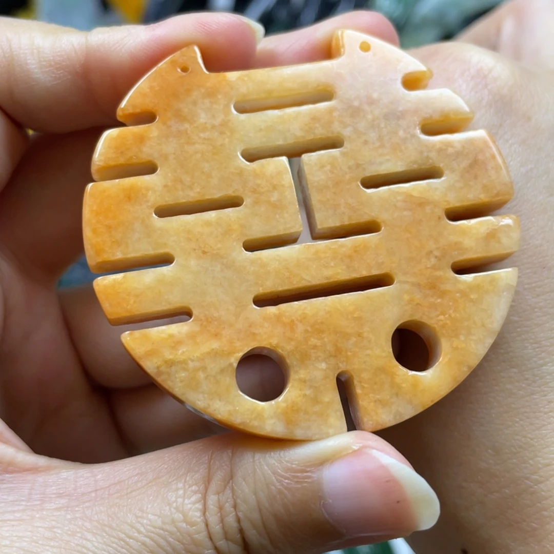 翡翠颈饰未镶嵌牌子