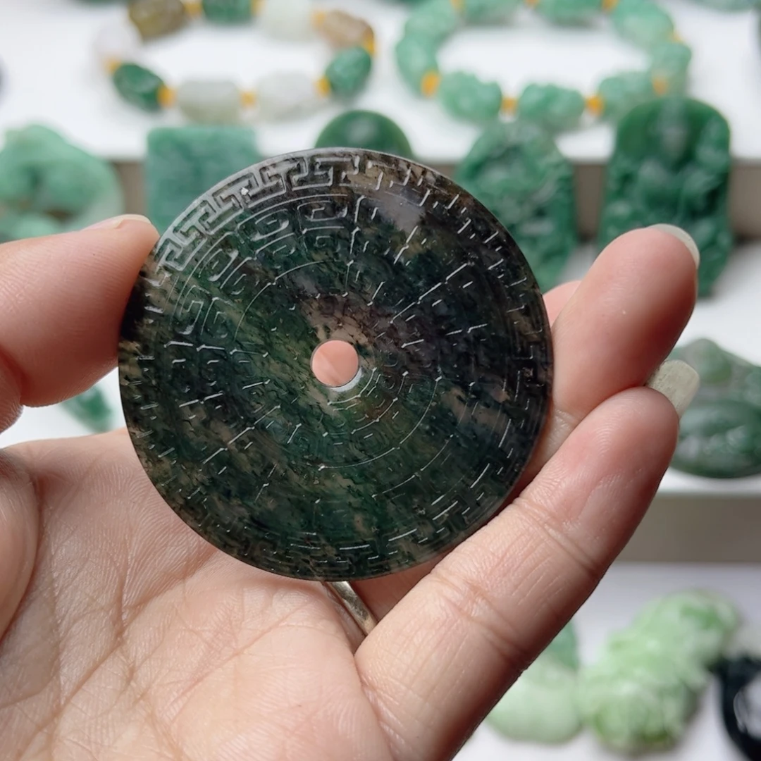 独山玉未镶嵌挂件