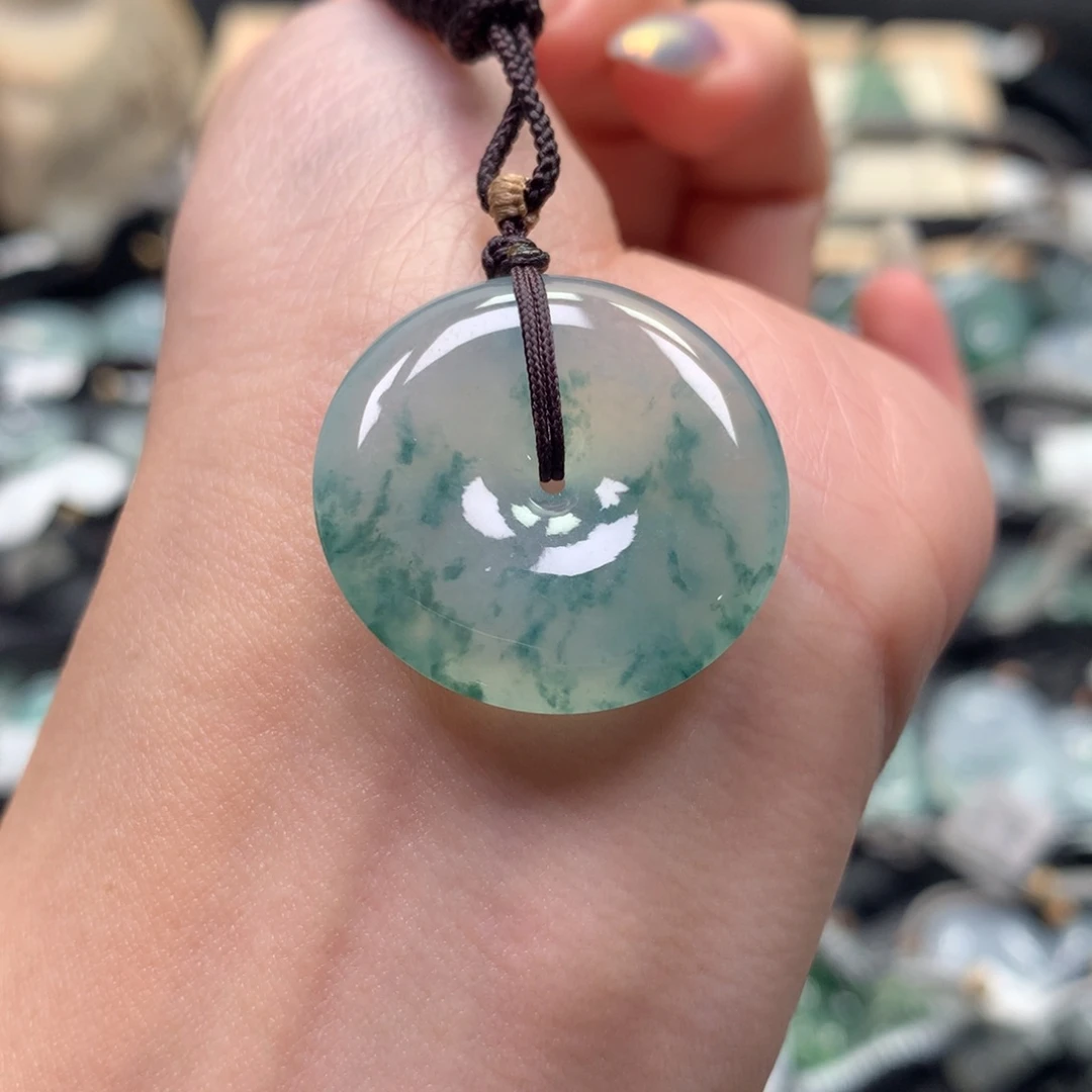 翡翠颈饰未镶嵌扣子