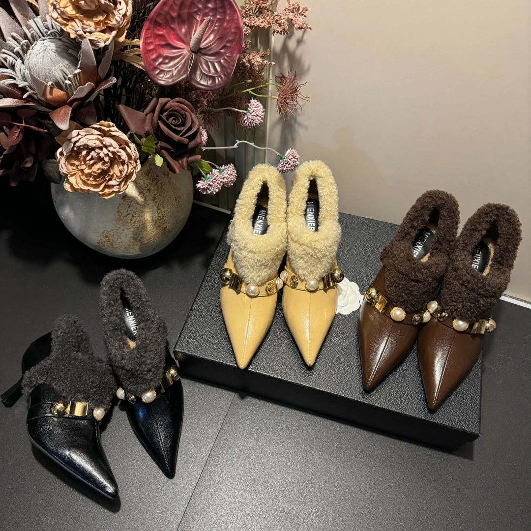 2025年秋冬季时尚珍珠设计加绒保暖网红休闲外穿防滑深口高跟鞋