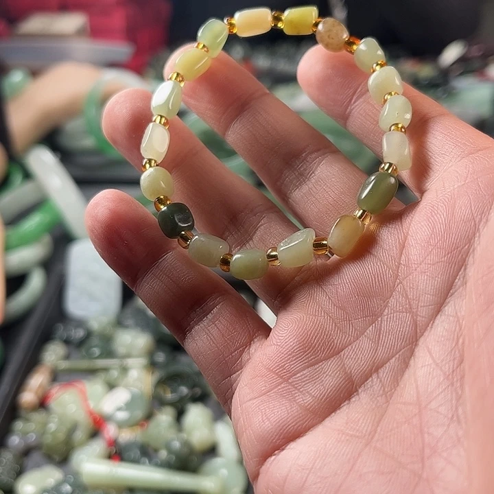 和田玉未镶嵌珠宝半成品