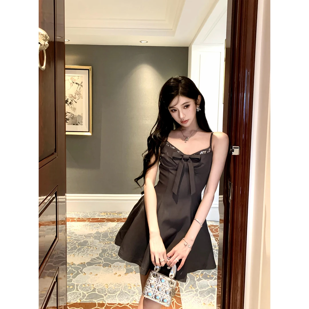 Barb Chill  透气宽松毛织开衫女夏季烫钻蝴蝶结吊带连衣裙