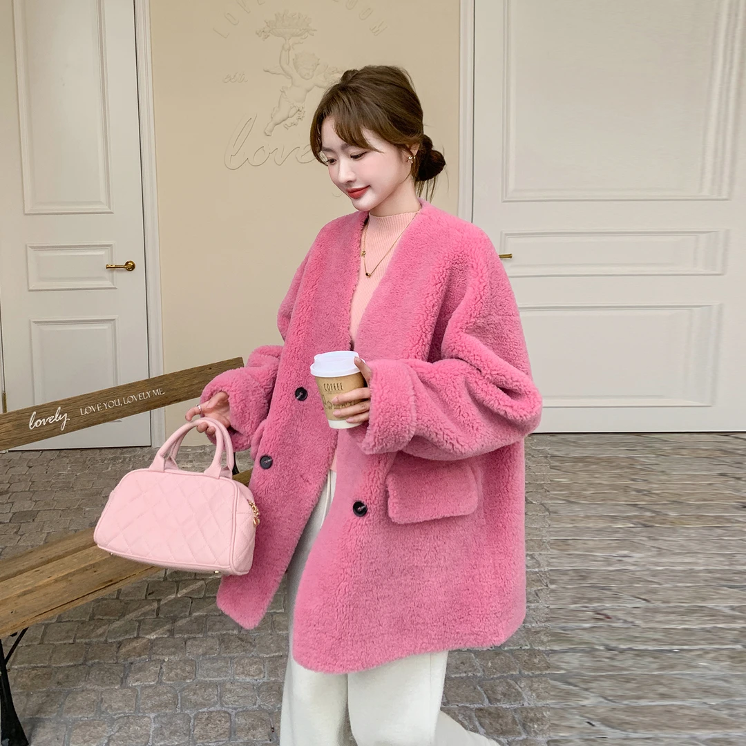 玫红色气质V领毛毛大衣女2025冬季新款中长款皮毛一体羊羔毛外套