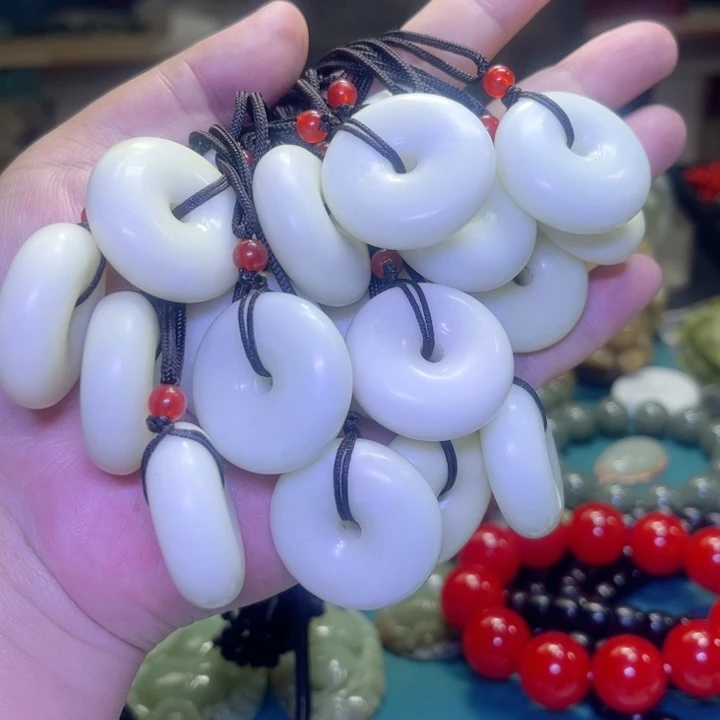 蛇纹石玉未镶嵌颈饰多样性发货