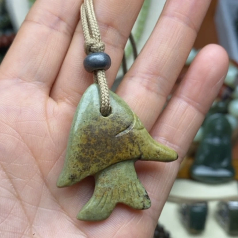 【闪购商品】未镶嵌岫岩河磨玉（透闪石质玉）挂件