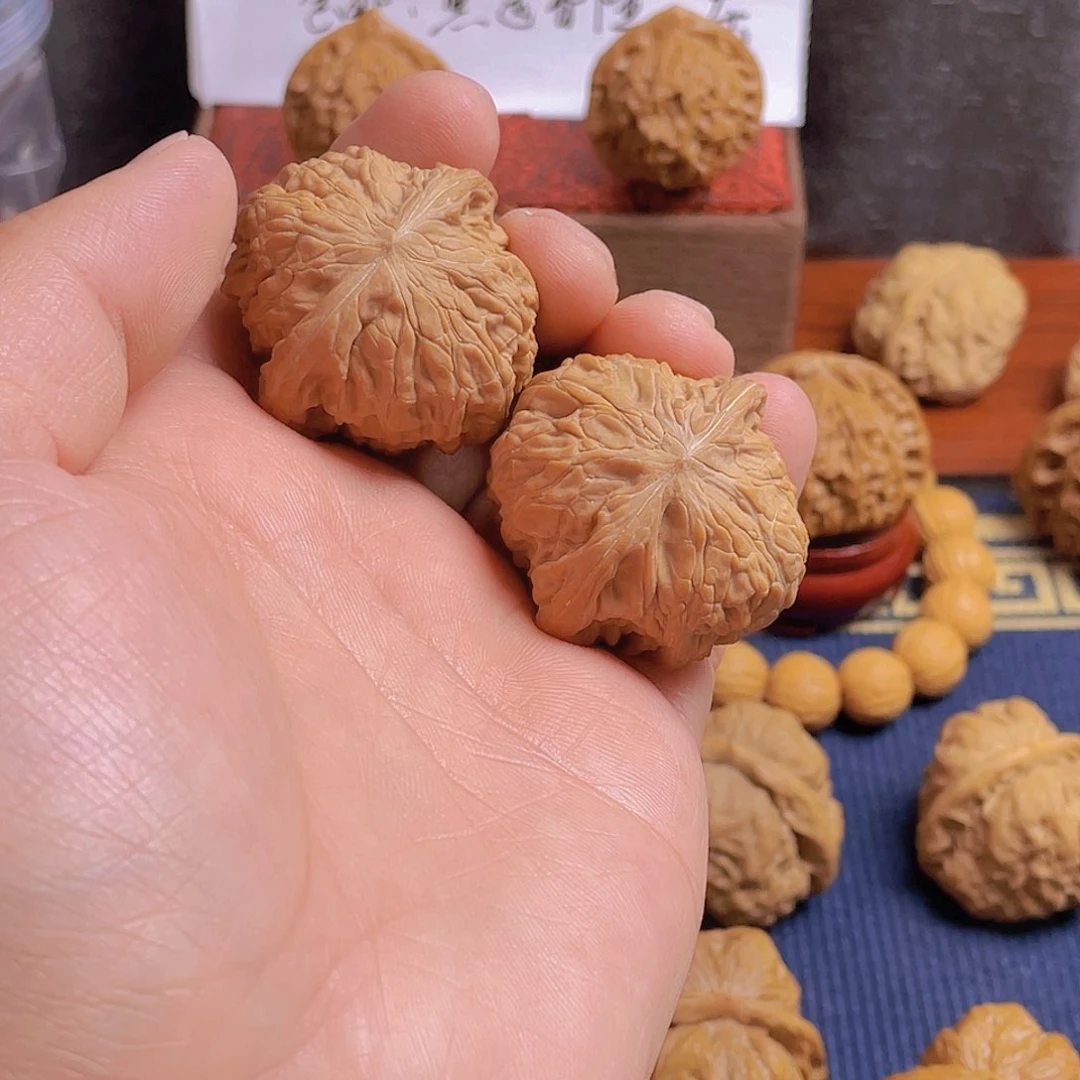 文玩核桃吊坠加**?磨盘狮子头