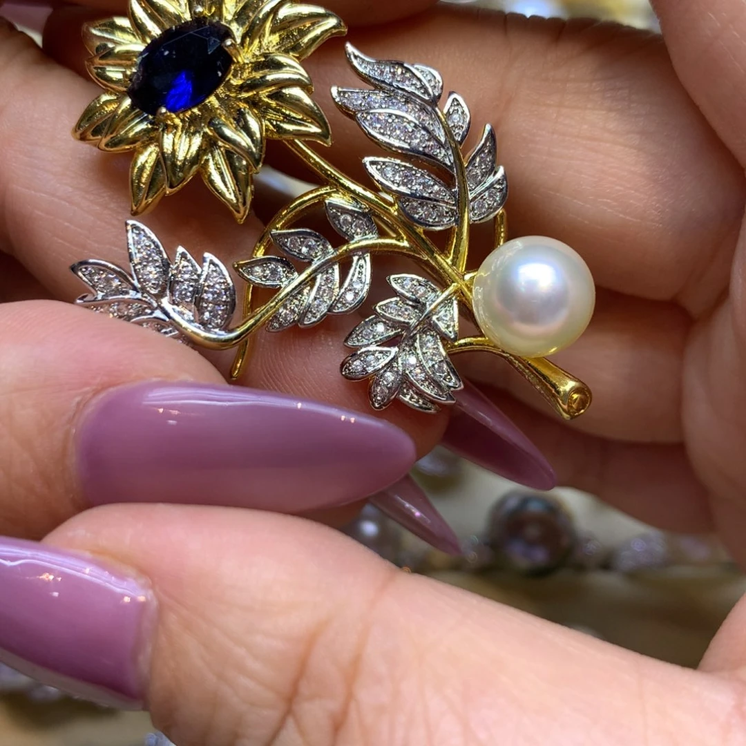 未镶嵌胸饰海水珍珠