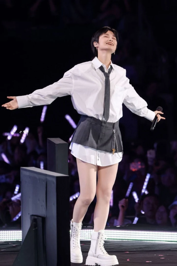 正确版-春春同款王的女孩秋冬新款拼接衬衫裙设计感显瘦连体裙