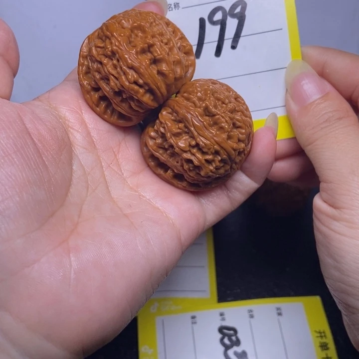 文玩核桃吊坠199/40白狮子福利