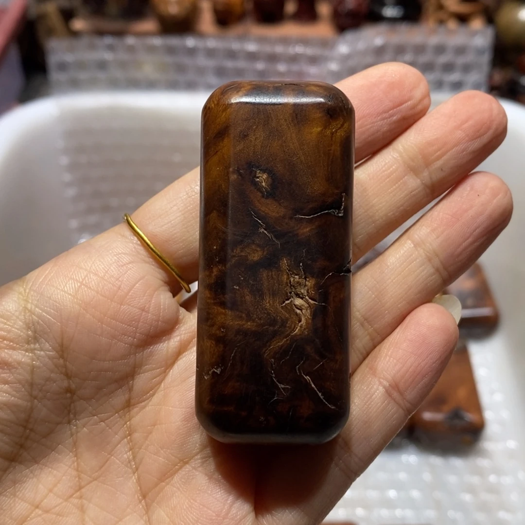 多***米木枣木瑕疵木块一个