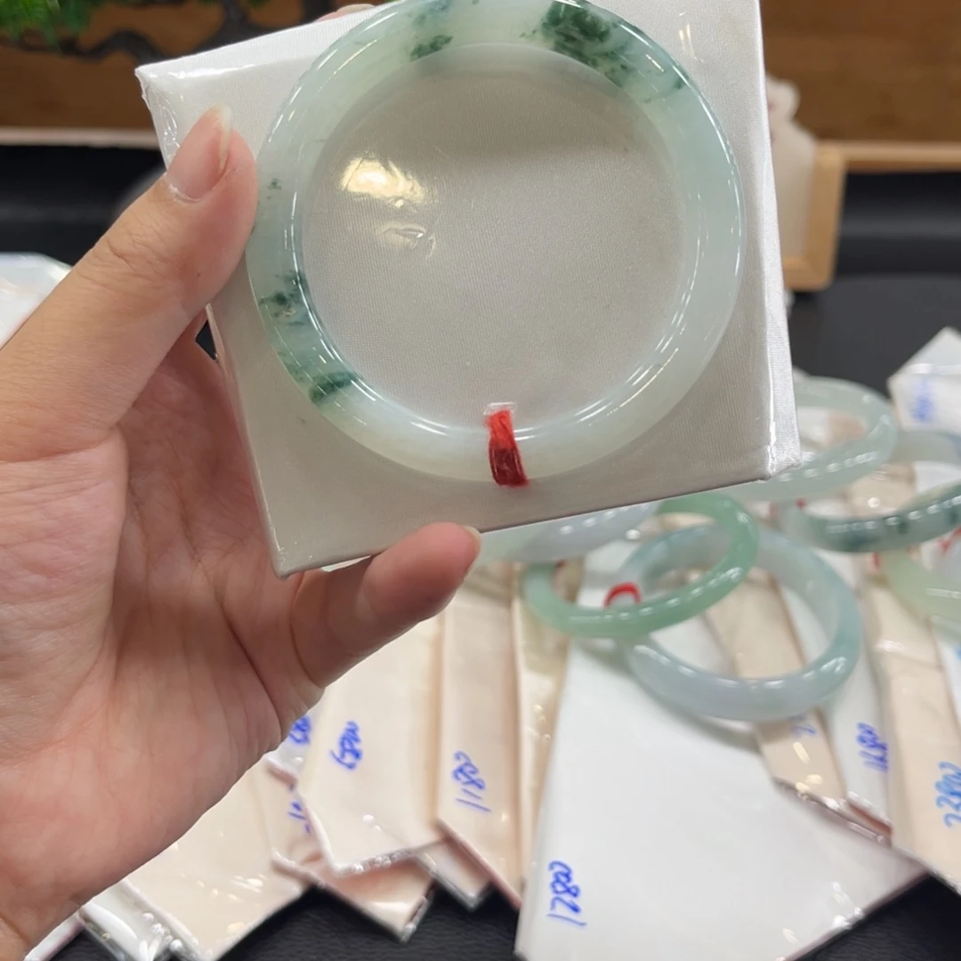 翡翠手镯未镶嵌55.8圆条