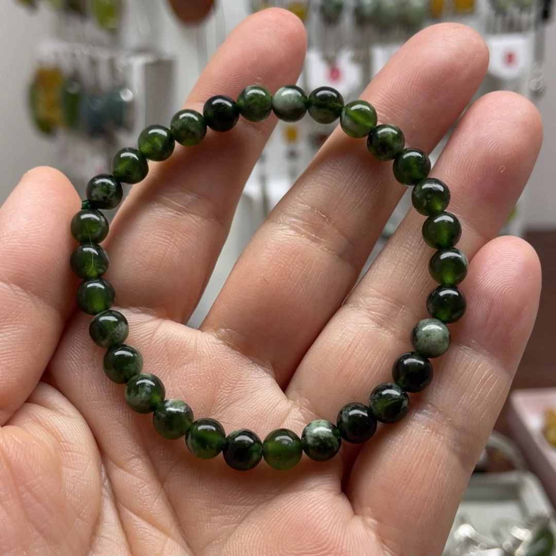 蛇纹石玉未镶嵌吊坠