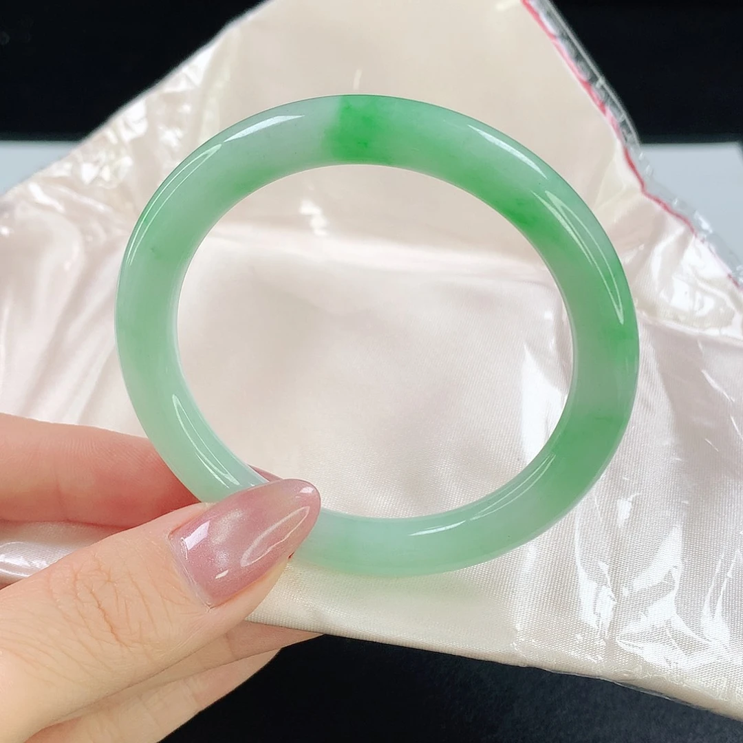 翡翠手镯未镶嵌620翡翠