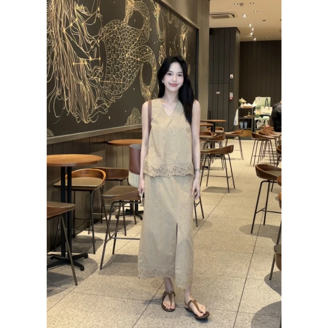 FAR ZOOM 刺绣松紧腰设计开衩时尚小众半身裙