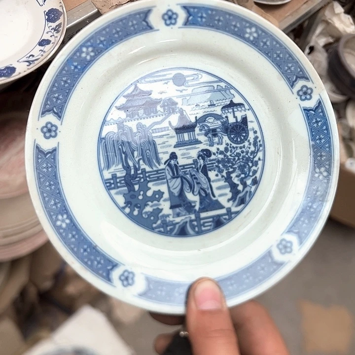 陶瓷盘子碗啥都有