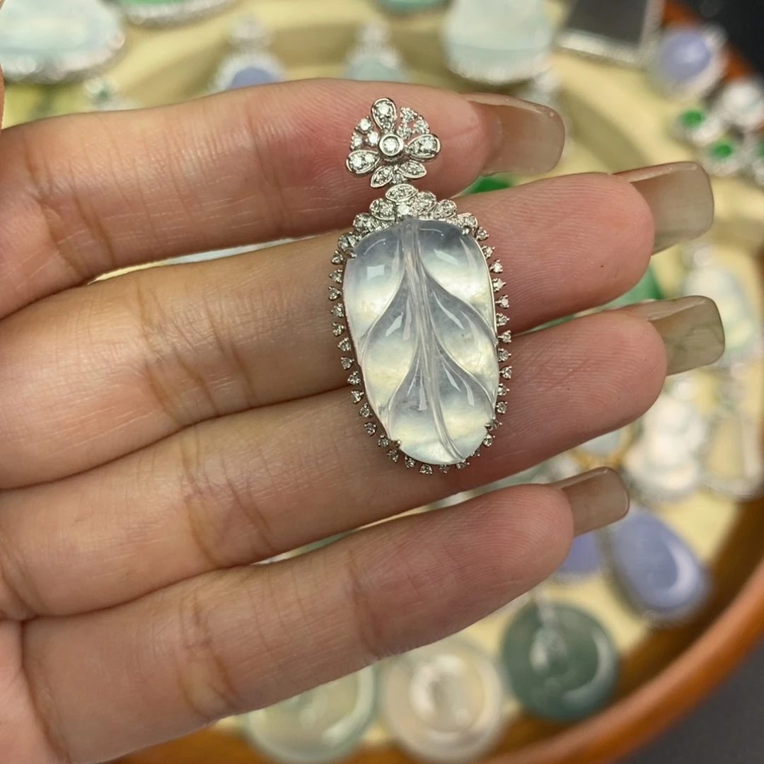 翡翠18K金镶嵌颈饰A货翡翠