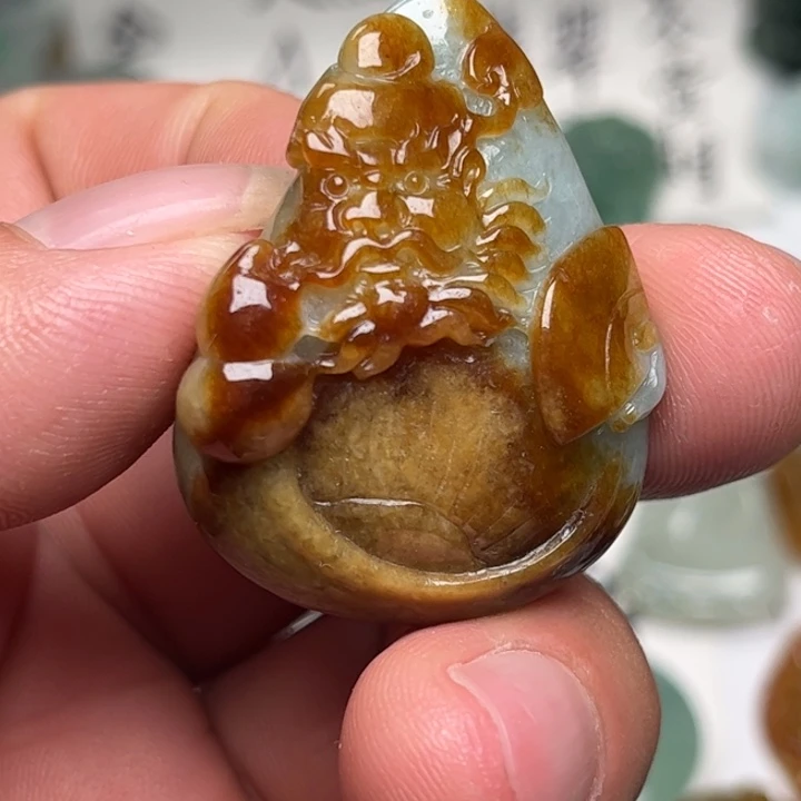 翡翠未镶嵌颈饰钟馗