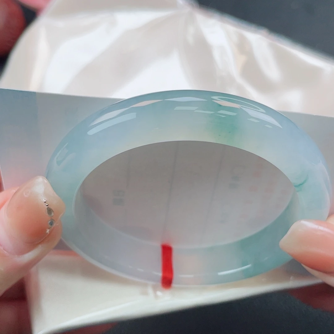 翡翠未镶嵌手镯53.4正圈冰胶飘花