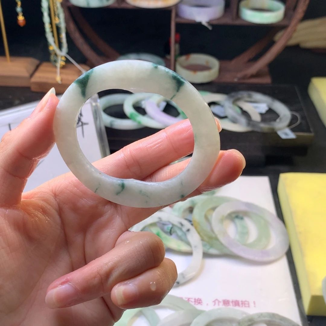 定制翡翠小叮当手镯未镶嵌毛**?