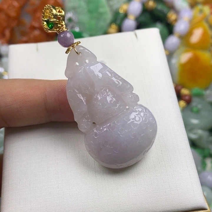 翡翠未镶嵌吊坠(赠链)