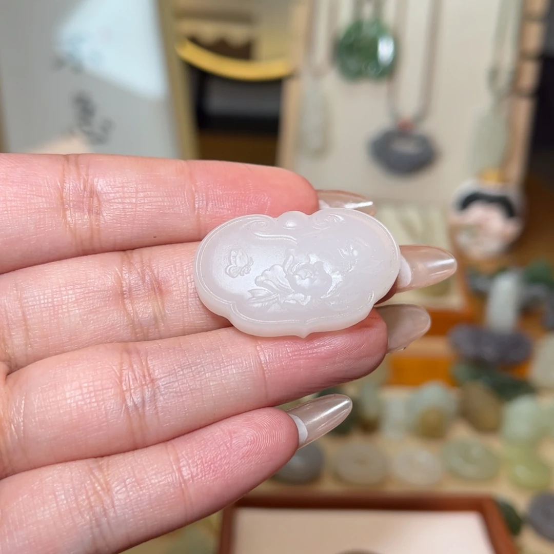 和田玉颈饰未镶嵌讲*