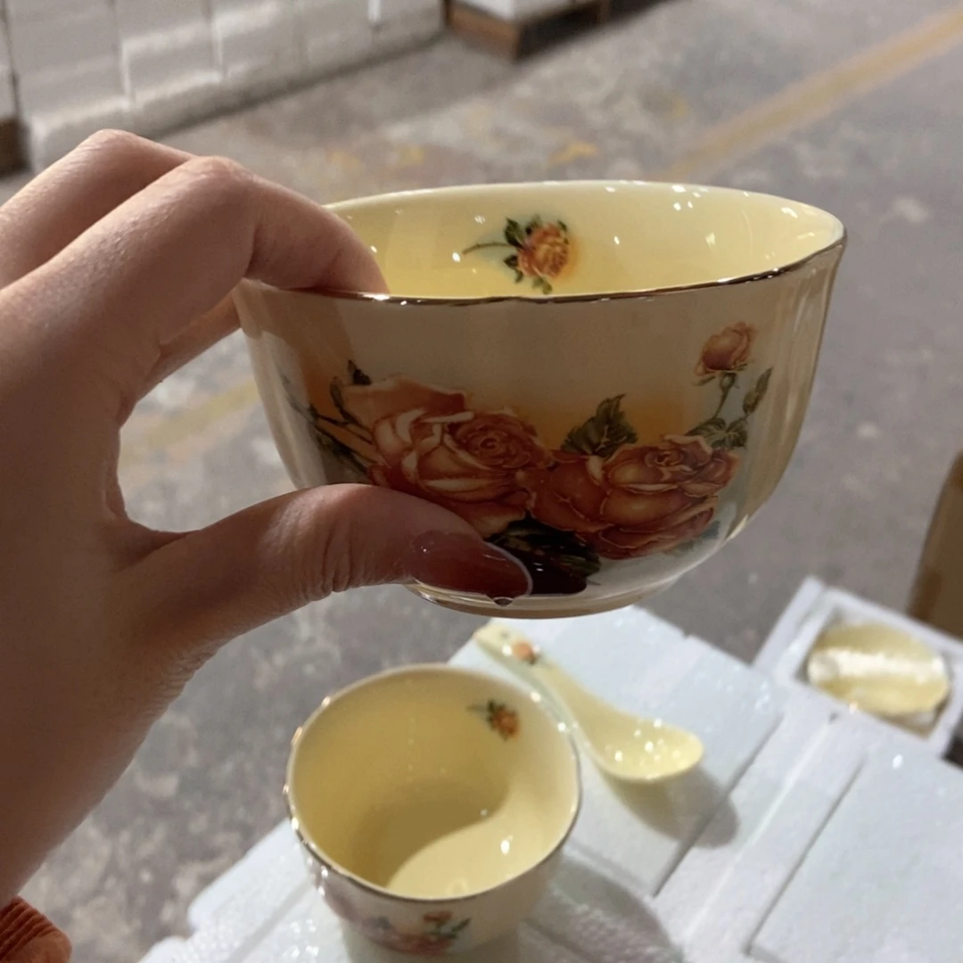 星博陶瓷……………………………………2