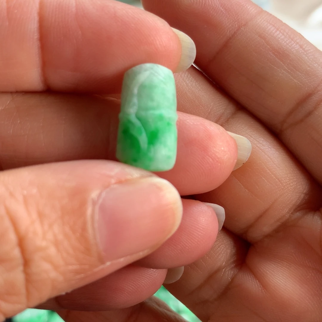 未镶嵌定制翡翠翡翠