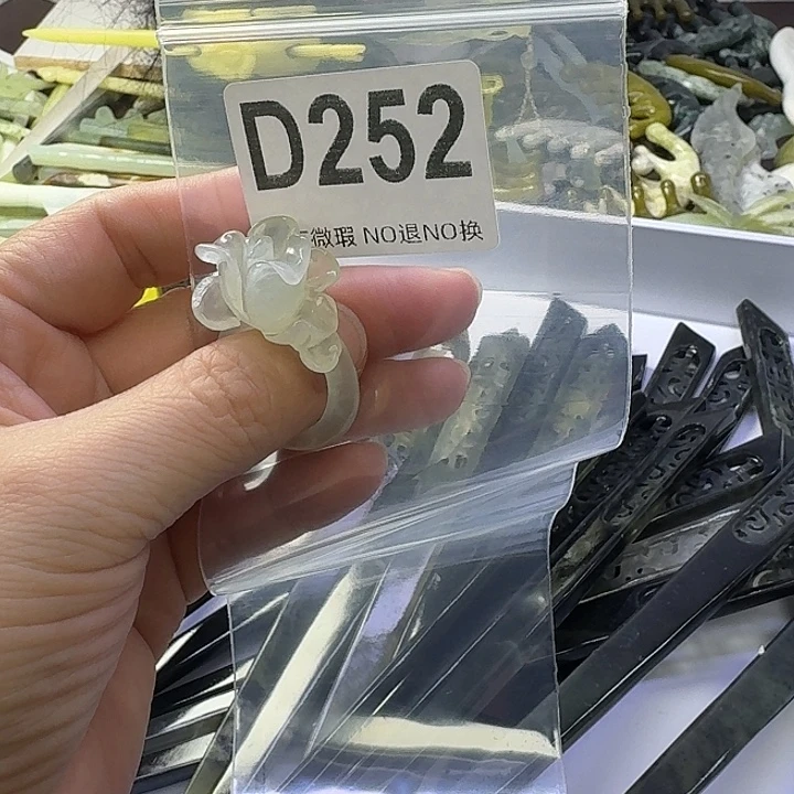 云***清蛇纹石玉合金发饰