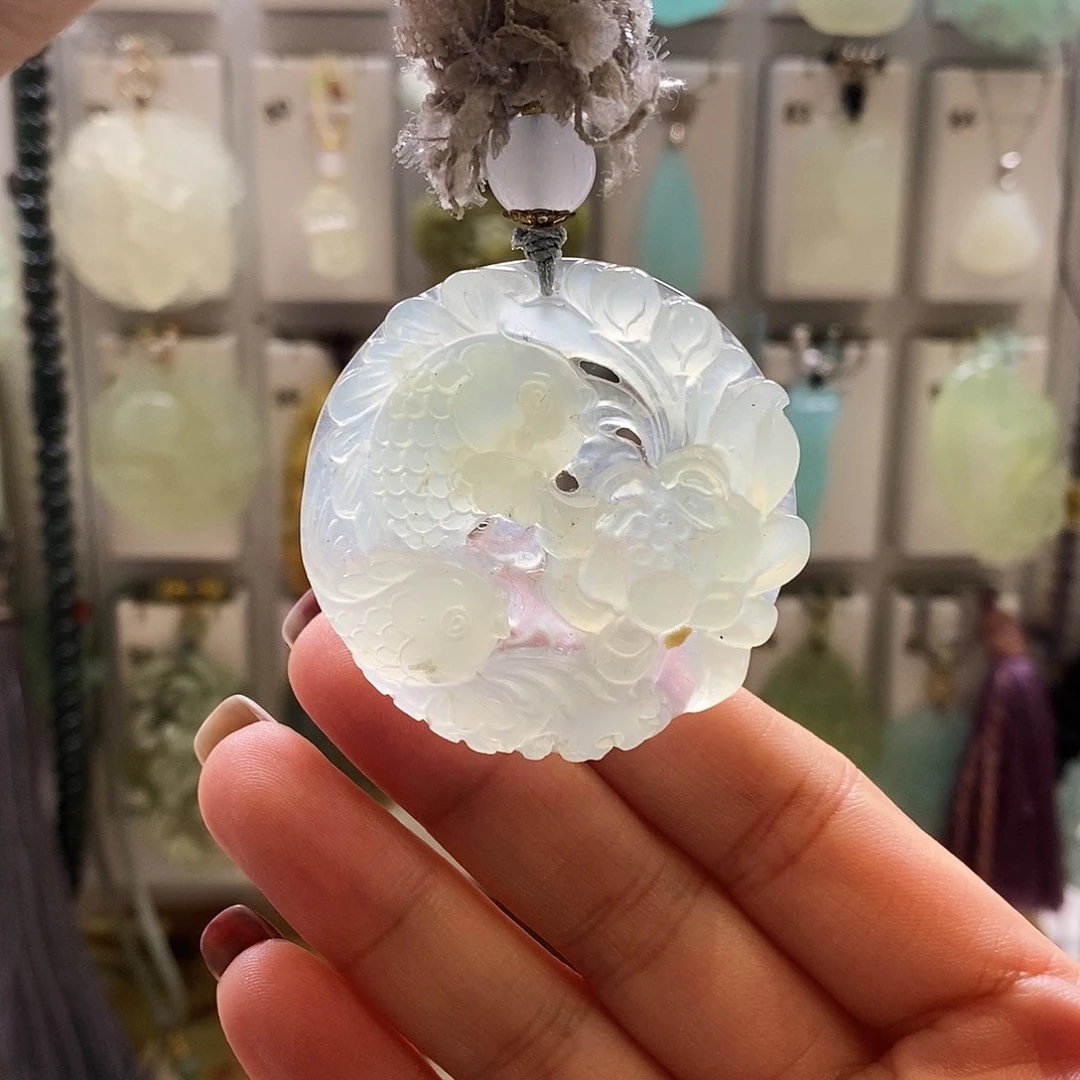 蛇纹石玉未镶嵌颈饰