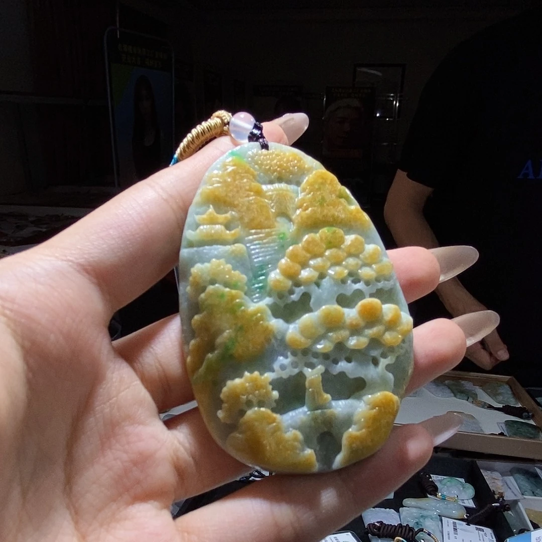 翡翠未镶嵌颈饰翡翠