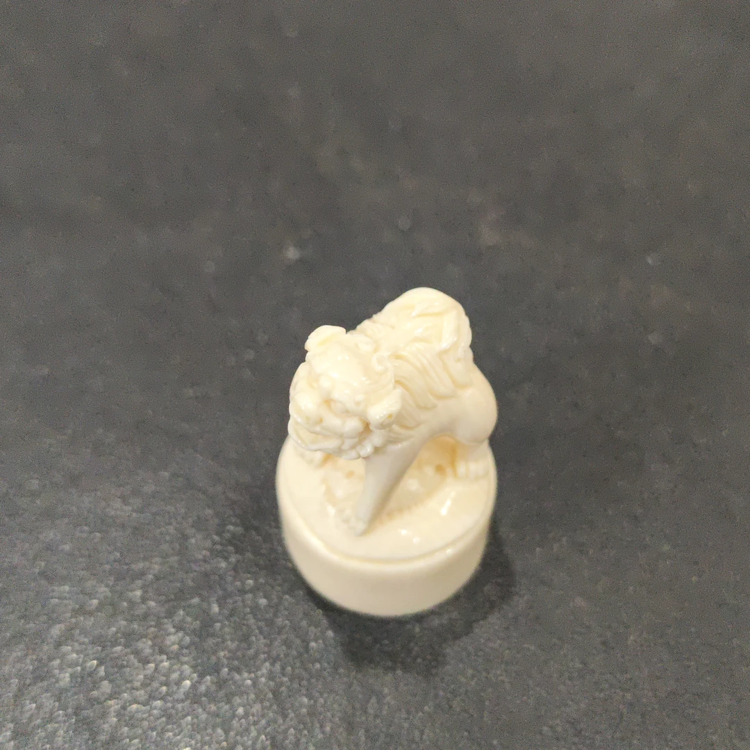 猛犸约5.6克雕刻件ZL4463