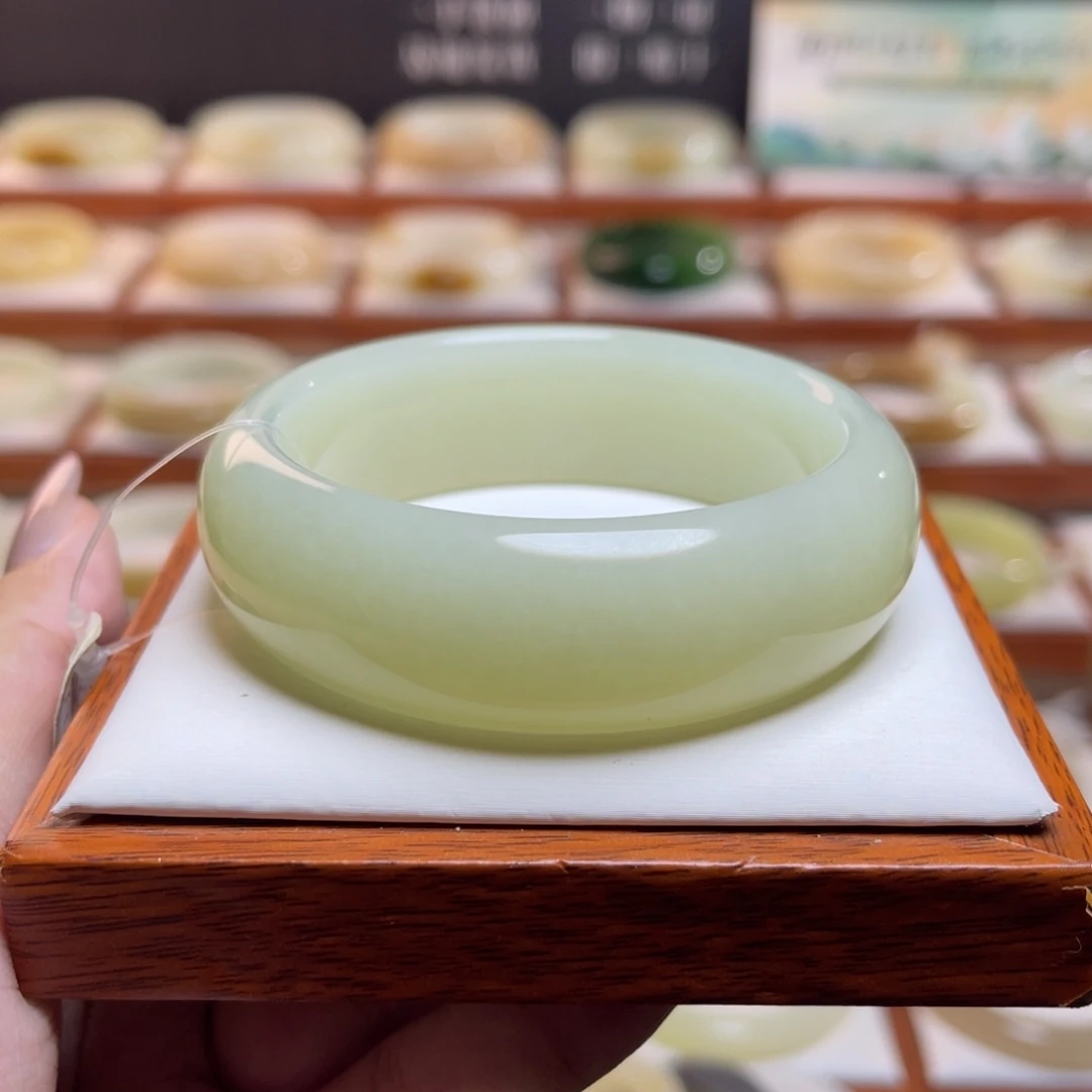 【闪购商品】和田玉手镯未镶嵌